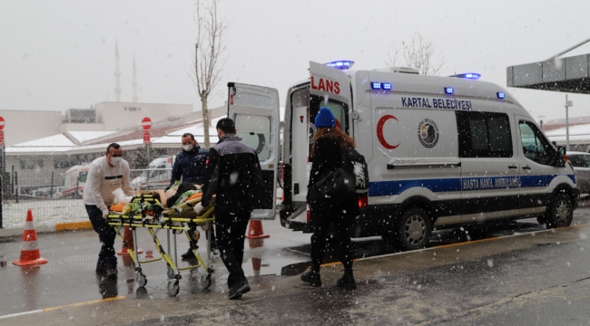 Kartal Belediyesi Hasta Nakil Ambulansı Yoğun Kar Yağışında da Görevinin Başında