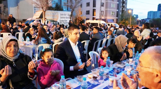 Binlerce Kartallı Belediyenin Açık Hava İftarlarında Buluştu